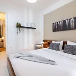 F & B Collection - 2 Bedroom Flat Lejlighed
