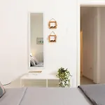 F & B Collection - 2 Bedroom Flat *