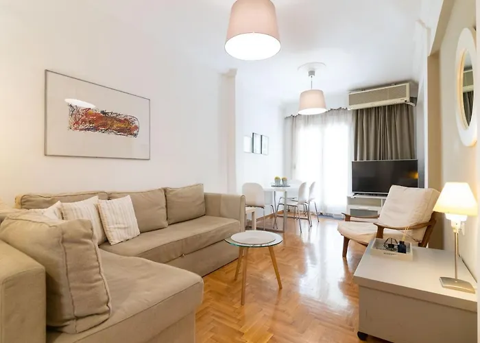F & B Collection - 2 Bedroom Flat *