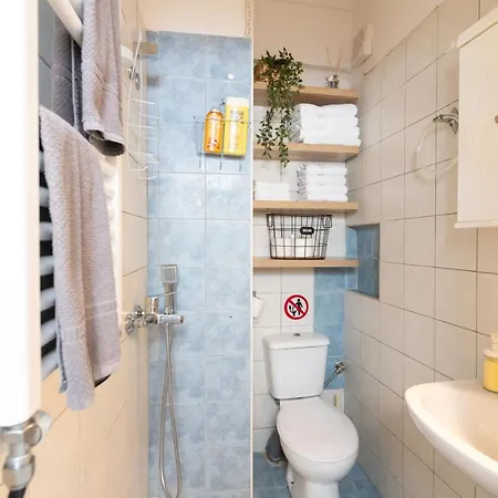 F & B Collection - 2 Bedroom Flat * Tesalónica