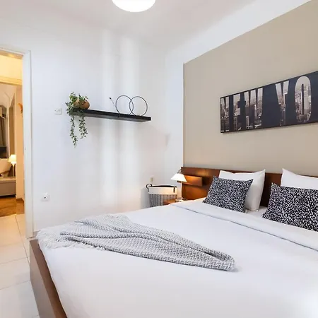 F & B Collection - 2 Bedroom Flat Apartment