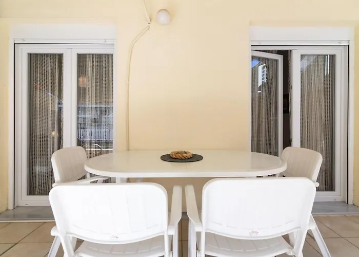 F & B Collection - 2 Bedroom Flat Apartament