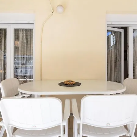 F & B Collection - 2 Bedroom Flat Διαμέρισμα